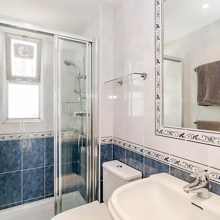 Ld - Modern 2 Bedroom In The Golf Valley דירה *